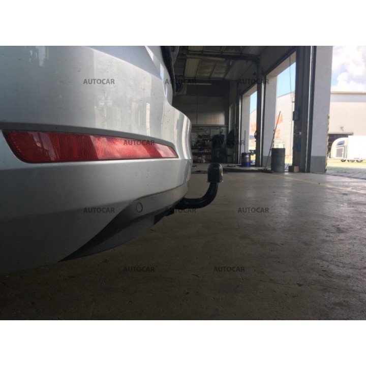 Cârlig de Remorcare, Auto-Hak, Sistem Demontabil Vertical, Škoda Octavia Combi / 4x4 2013 - Prezent - EDK.ro