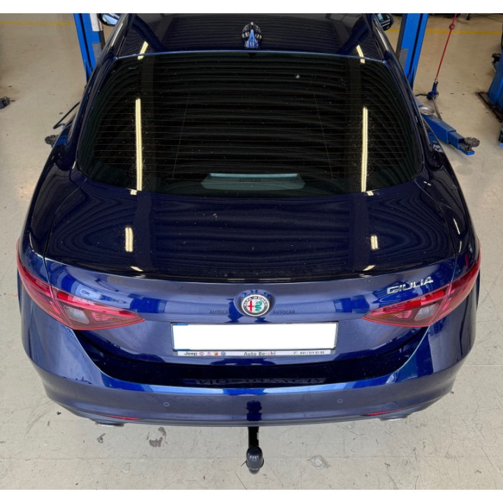 Cârlig de Remorcare, Auto-Hak, Sistem Demontabil Vertical, Alfa Romeo Giulia 2016 - Prezent - EDK.ro