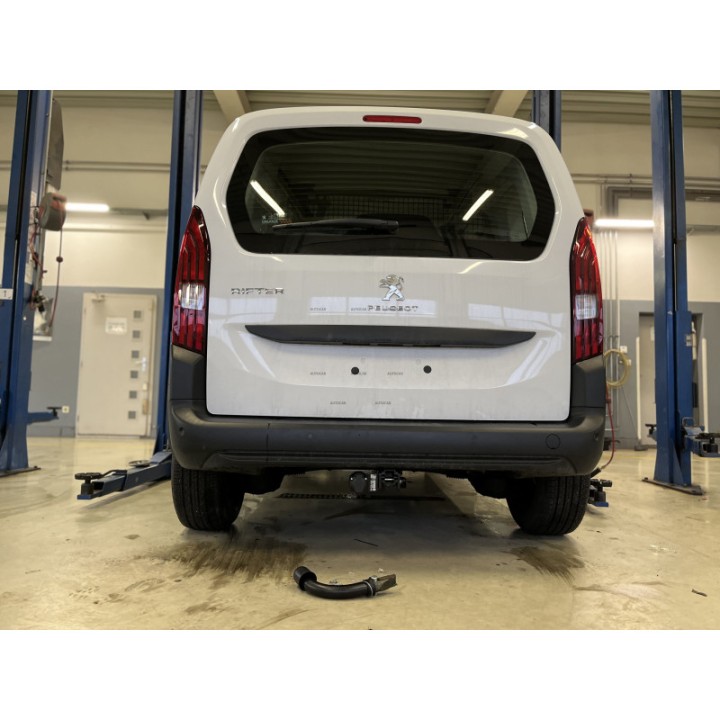 Cârlig de Remorcare, Auto-Hak, Sistem Demontabil Automat, Peugeot Rifter 2018 - 2023 - EDK.ro