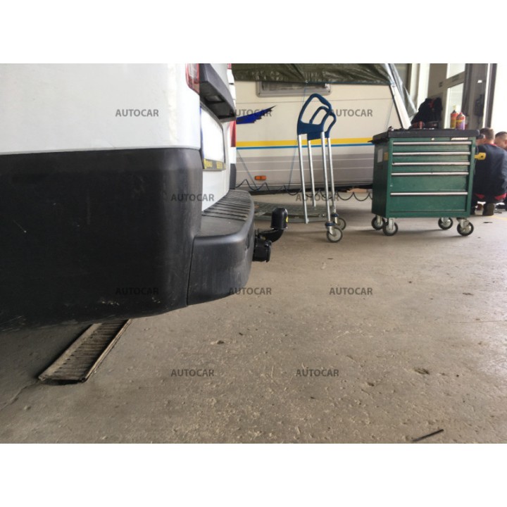Cârlig de Remorcare, Auto-Hak, Sistem Semi-Demontabil, Renault Trafic 2021 - Prezent - EDK.ro