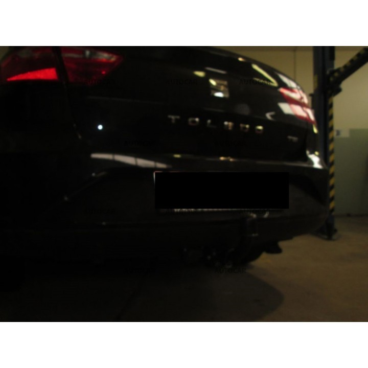 Cârlig de Remorcare, Auto-Hak, Sistem Demontabil Automat, Seat Toledo 2015 - 2019 - EDK.ro