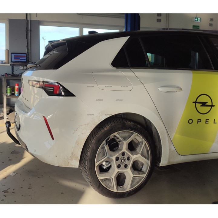 Cârlig de Remorcare Detașabil Vertical cu Cheie, ORIS / Bosal L, Opel Astra 2021 - Prezent - EDK.ro