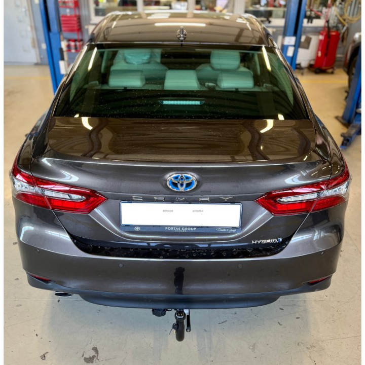 Cârlig de Remorcare Detașabil Vertical cu Cheie, GDW, Toyota Camry 2019 - Prezent - EDK.ro