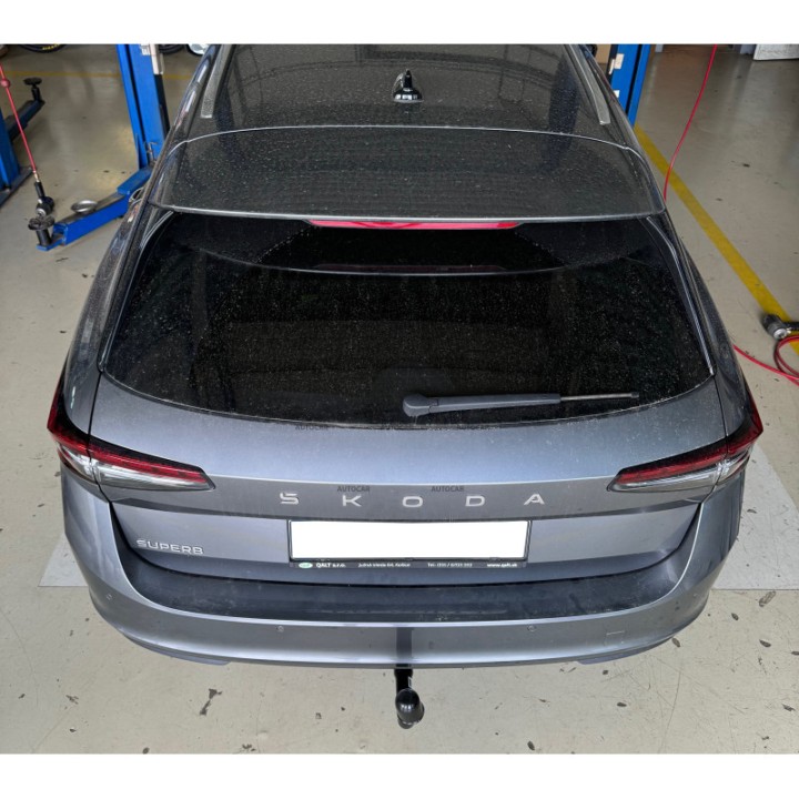 Cârlig de Remorcare, Auto-Hak, Sistem Demontabil Vertical, Škoda Superb 2023 - Prezent - EDK.ro