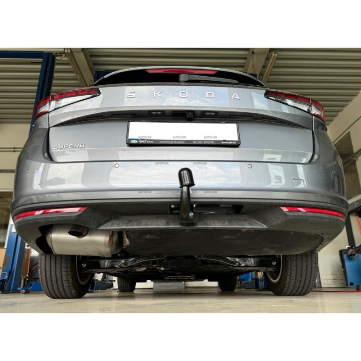 Cârlig de Remorcare, Auto-Hak, Sistem Demontabil Vertical, Škoda Superb 2023 - Prezent - EDK.ro