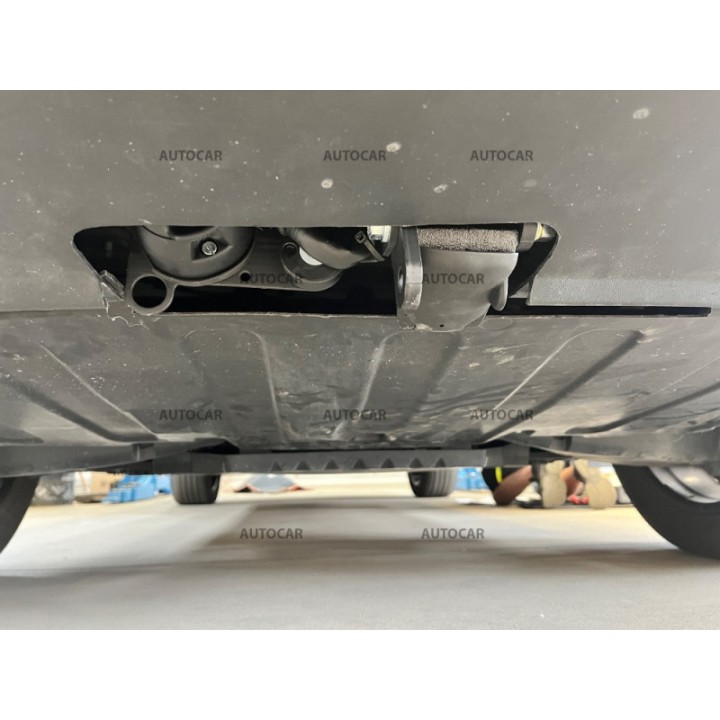 Cârlig de Remorcare Detașabil Vertical cu Cheie, GDW X243, Mercedes-Benz EQB 2021 - Prezent - EDK.ro