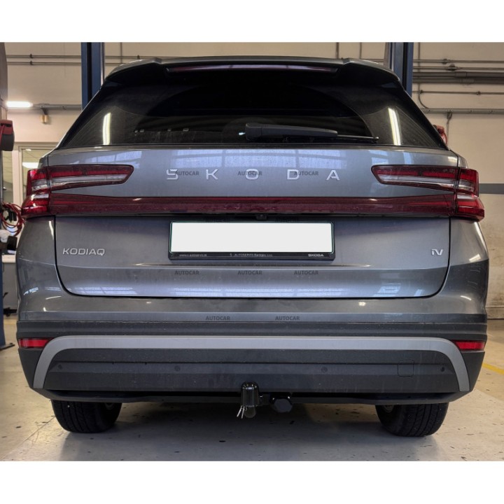 Cârlig de Remorcare, Auto-Hak, Sistem Demontabil Vertical, Škoda Kodiaq 2024 - Prezent - EDK.ro