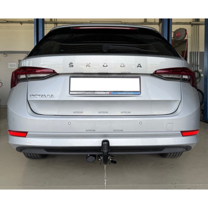Cârlig de Remorcare, Auto-Hak, Sistem Demontabil Automat, Škoda Octavia 2023 - Prezent - EDK.ro