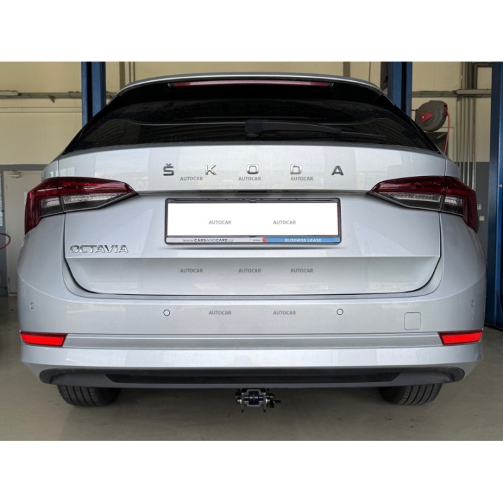 Cârlig de Remorcare, Auto-Hak, Sistem Demontabil Automat, Škoda Octavia 2023 - Prezent - EDK.ro