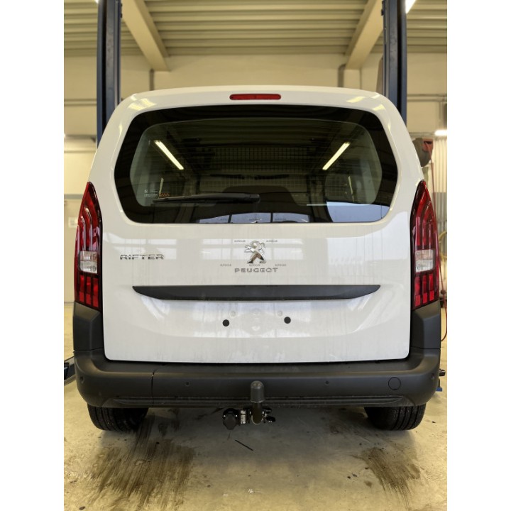 Cârlig de Remorcare, Auto-Hak, Sistem Demontabil Automat, Peugeot Rifter 2024 - Prezent - EDK.ro