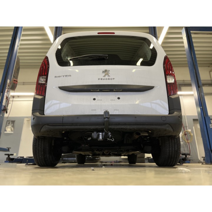 Cârlig de Remorcare, Auto-Hak, Sistem Demontabil Automat, Peugeot Rifter 2024 - Prezent - EDK.ro