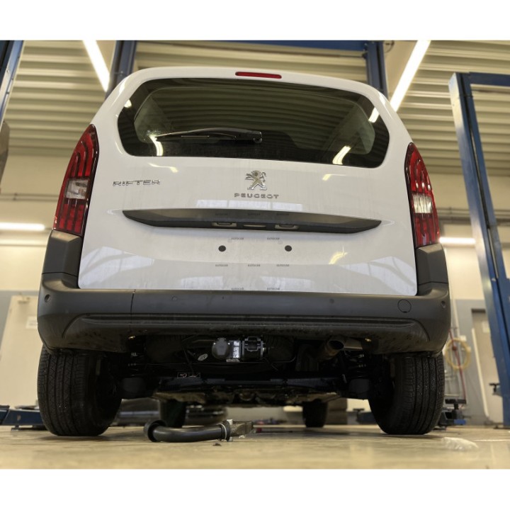 Cârlig de Remorcare, Auto-Hak, Sistem Demontabil Automat, Peugeot Rifter 2024 - Prezent - EDK.ro