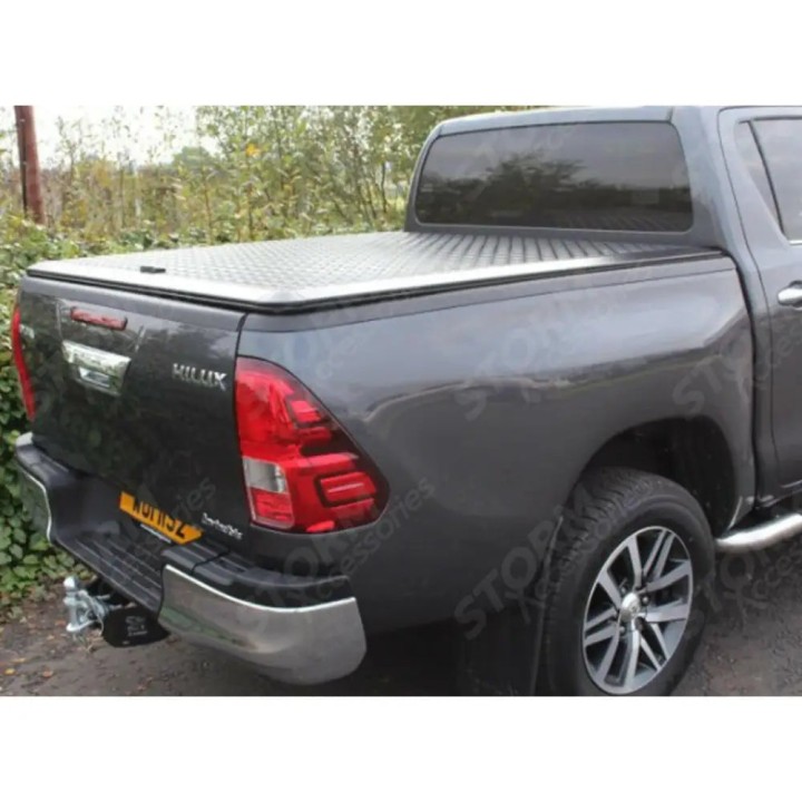 Închidere de Benă Tip Capac, EGR Chequer, Toyota Hilux Cabină Dublă 2016 - Prezent - EDK.ro