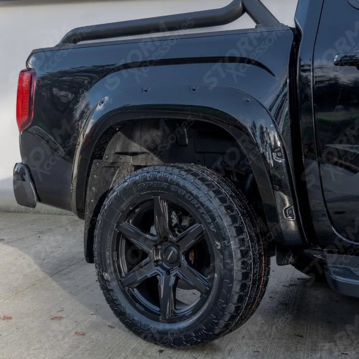Extensii Aripi, EGR Bolt Look Finish 6 buc, Culoare Negru Lucios, Volkswagen Amarok Cabină Dublă 2023 - Prezent - EDK.ro
