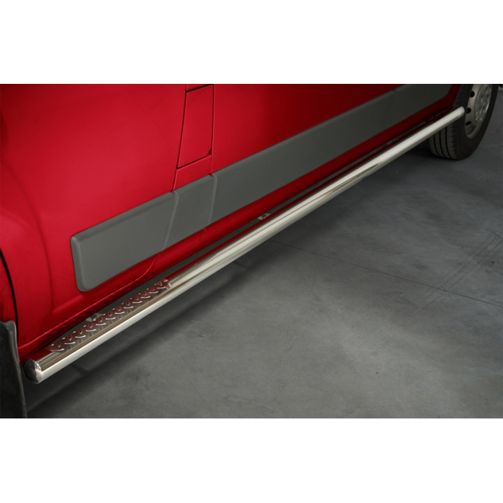 Praguri Laterale, Steeler 4x4 Side Bars cu Treaptă Checker Plate, Culoare Argintiu, Fiat Ducato / Citroën Jumper / Peugeot Boxer 2006 - 2016 - EDK.ro