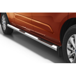 Praguri Laterale, Steeler 4x4 Side Bars cu Treaptă Checker Plate, Culoare Argintiu, Ford Transit Custom 2018 - 2023 - EDK.ro