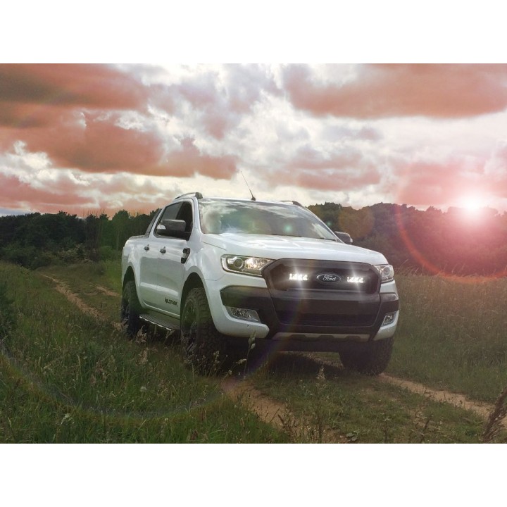 Kit de Integrare Proiectoare LED Omologate Pentru Grilă, Lazer Lamps cu 2x Triple-R 750 Wide, 1x Grille Mount Brackets și 1x Wir