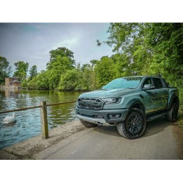 Kit de Integrare Proiectoare LED Omologate Pentru Grilă, Lazer Lamps cu 1x Linear-24 Elite, 1x Grille Mount Brackets și 1x Wirin