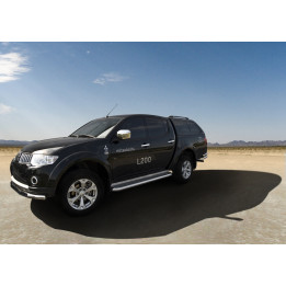 Praguri Laterale, Steeler 4x4 Side Bars cu Treaptă Checker Plate, Culoare Argintiu, Mitsubishi L200 2009 - 2015 - EDK.ro