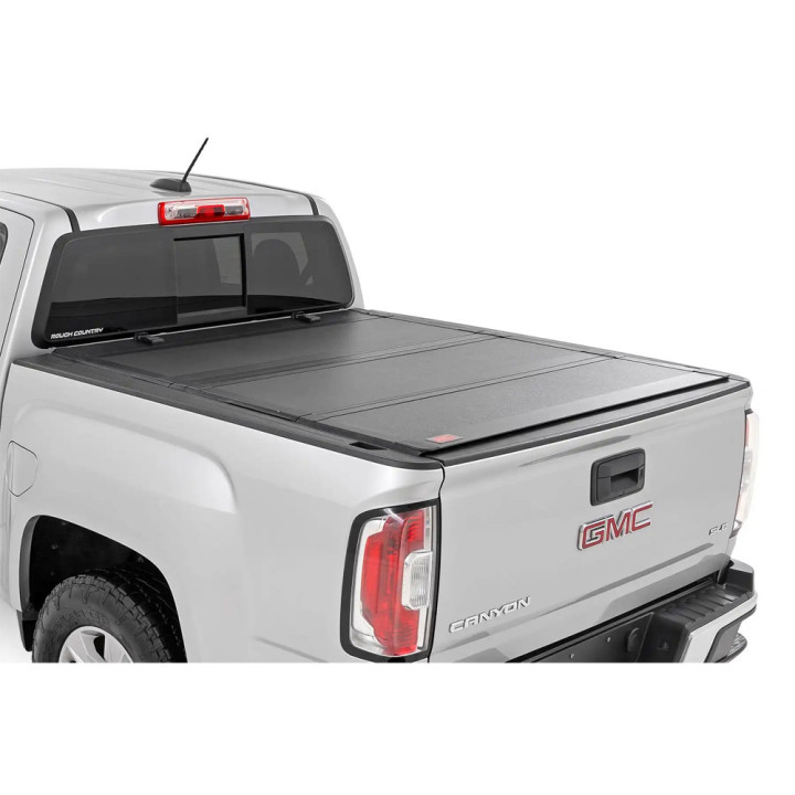 Închidere de Benă Tip Capac, Rough Country Tri-Fold, Chevrolet Colorado / GMC Canyon Lungime Benă 6.0 Feet 2013 - Prezent - EDK.
