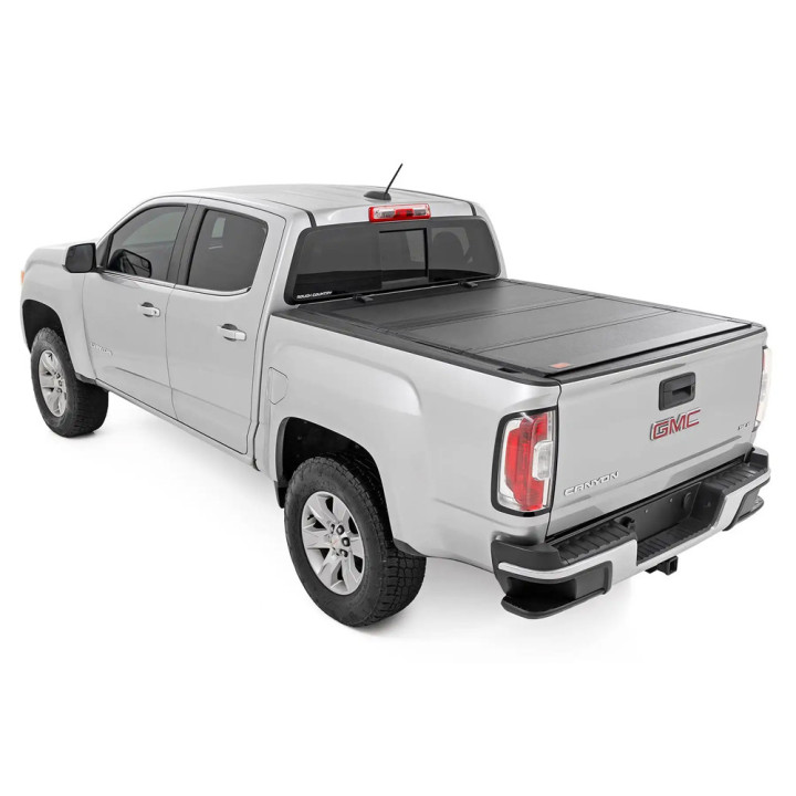 Închidere de Benă Tip Capac, Rough Country Tri-Fold, Chevrolet Colorado / GMC Canyon Lungime Benă 6.0 Feet 2013 - Prezent - EDK.