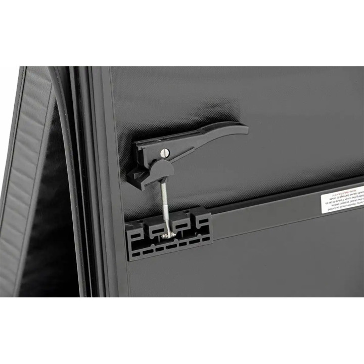 Închidere de Benă Tip Prelată, Rough Country Tri-Fold, Chevrolet Colorado / GMC Canyon Lungime Benă 5.0 Feet 2013 - Prezent - EDK.ro