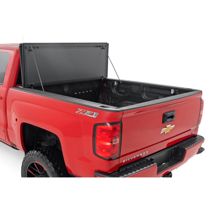 Închidere de Benă Tip Capac, Rough Country Tri-Fold, Chevrolet Silverado 1500 / GMC Sierra 1500 Lungime Benă 5.8 Feet 2014 - Prezent - EDK.ro