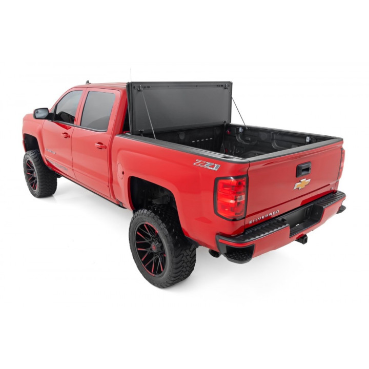 Închidere de Benă Tip Capac, Rough Country Tri-Fold, Chevrolet Silverado 1500 / GMC Sierra 1500 Lungime Benă 5.8 Feet 2014 - Prezent - EDK.ro