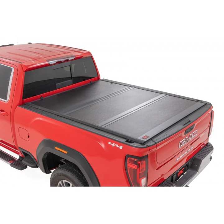 Închidere de Benă Tip Capac, Rough Country Tri-Fold, Chevrolet Silverado 2500 / Silverado 3500 / GMC Sierra 2500 / Sierra 3500 L