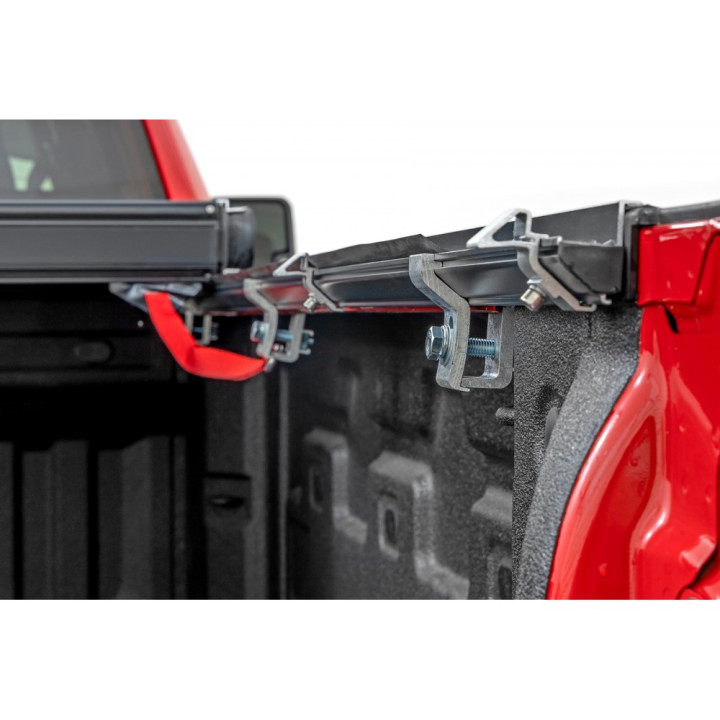 Închidere de Benă Tip Capac, Rough Country Tri-Fold, Chevrolet Silverado 2500 / 3500 / GMC Sierra 2500 / 3500 Lungime Benă 6.9 Feet 2019 - Prezent - EDK.ro