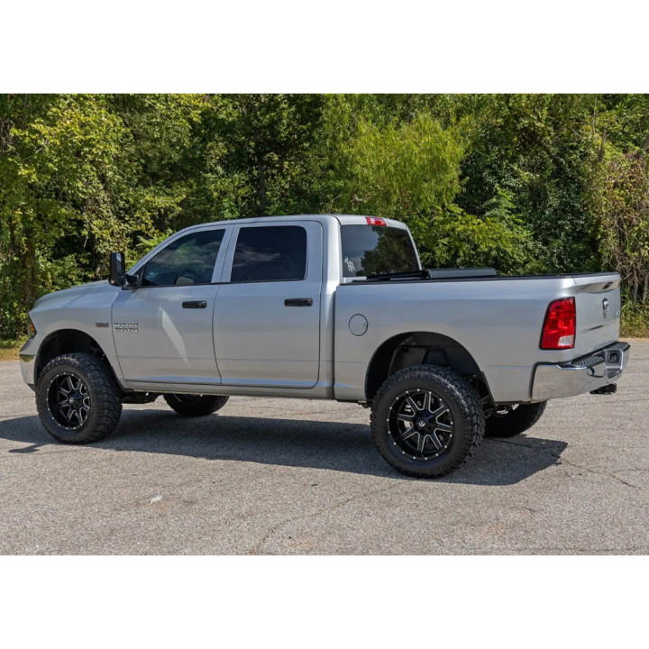 Închidere de Benă Tip Capac, Rough Country Tri-Fold, Dodge RAM 1500 Lungime Benă 5.7 Feet 2009 - Prezent - EDK.ro