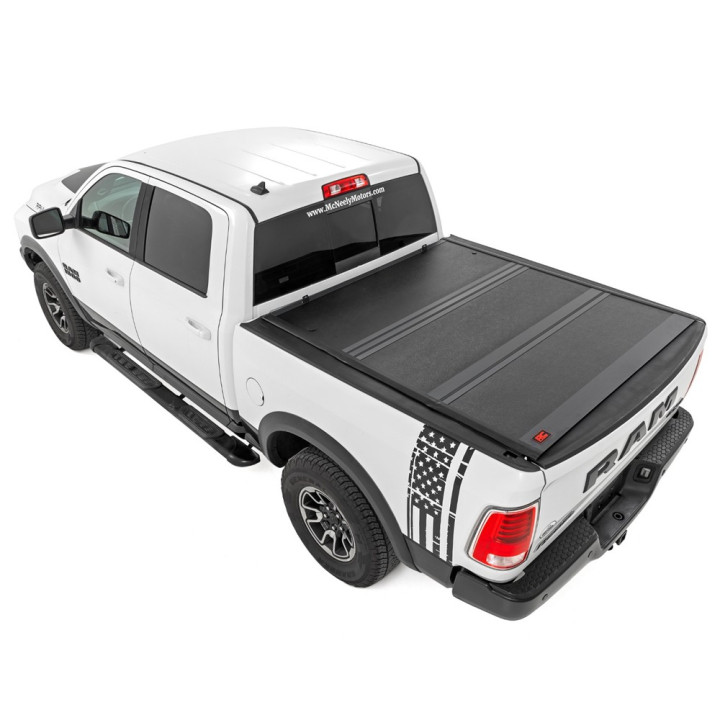 Închidere de Benă Tip Capac, Rough Country Tri-Fold, Dodge RAM 1500 Lungime Benă 5.7 Feet 2009 - Prezent - EDK.ro