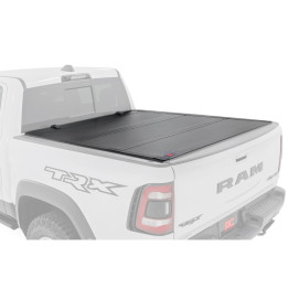 Închidere de Benă Tip Capac, Rough Country Tri-Fold, Dodge RAM 1500 Lungime Benă 5.7 Feet 2019 - Prezent - EDK.ro