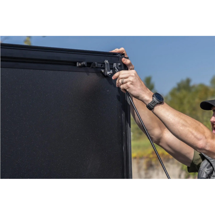 Închidere de Benă Tip Capac, Rough Country Tri-Fold, Dodge RAM 1500 Lungime Benă 5.7 Feet 2019 - Prezent - EDK.ro