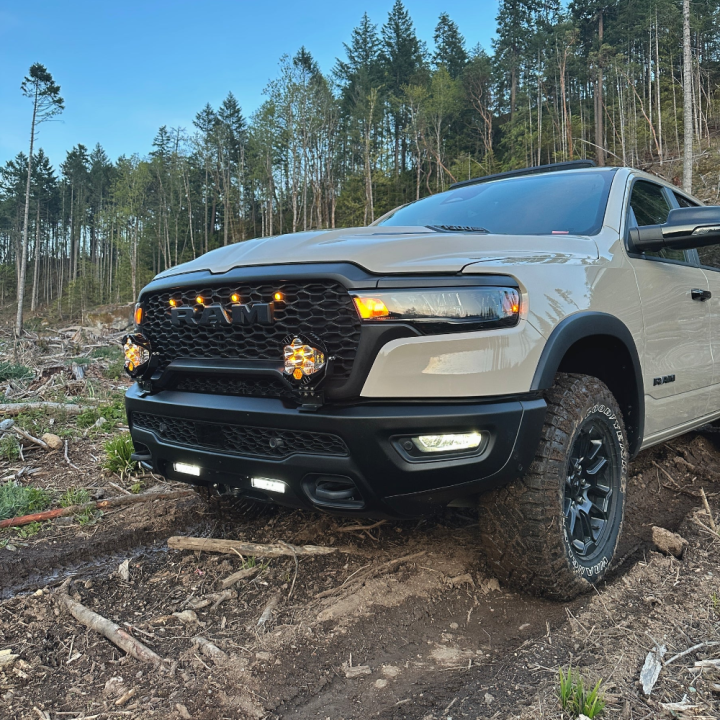 Suport Troliu Ascuns cu Lumini LED Pachet Offroad, Vice Design RHO, Dodge RAM 1500 2025 - Prezent - EDK.ro