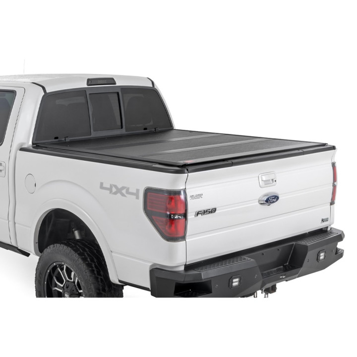 Închidere de Benă Tip Capac, Rough Country Tri-Fold, Ford F-150 Raptor Lungime Benă 5.7 Feet 2004 - Prezent - EDK.ro