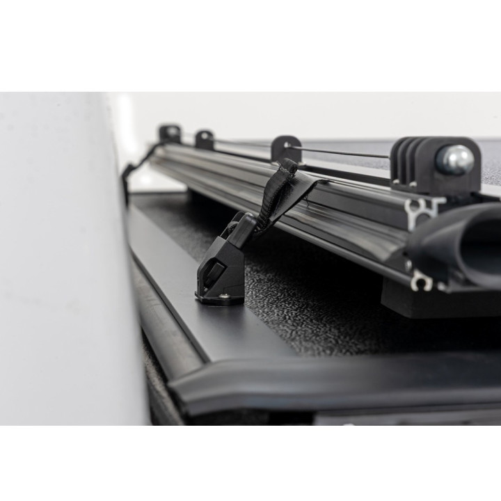 Închidere de Benă Tip Capac, Rough Country Tri-Fold, Ford F-150 Raptor Lungime Benă 6.7 Feet 2004 - 2014 - EDK.ro