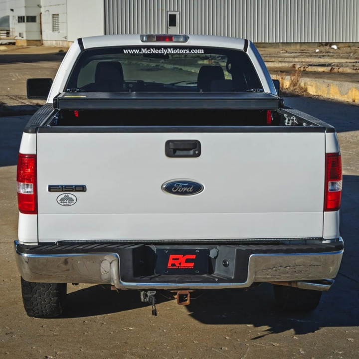 Închidere de Benă Tip Capac, Rough Country Tri-Fold, Ford F-150 Raptor Lungime Benă 6.7 Feet 2004 - 2014 - EDK.ro