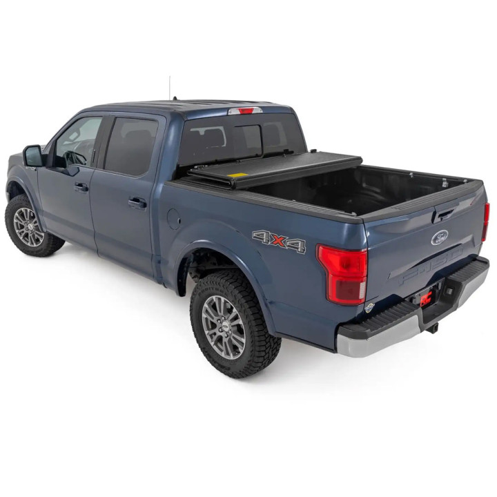 Închidere de Benă Tip Capac, Rough Country Tri-Fold, Chevrolet Colorado / GMC Canyon Lungime Benă 5.7 Feet 2014 - 2099 - EDK.ro