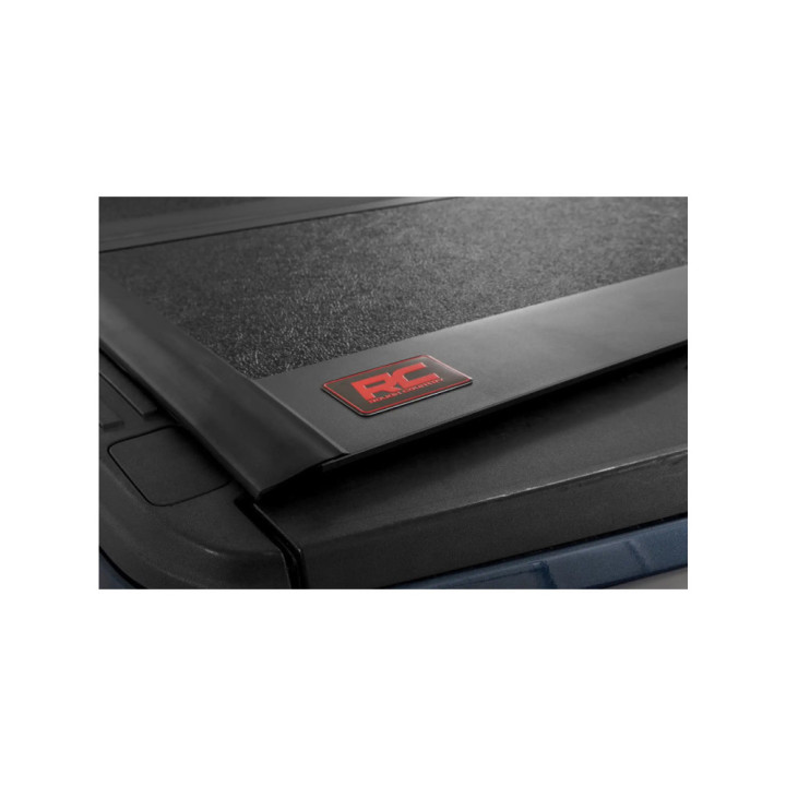 Închidere de Benă Tip Capac, Rough Country Tri-Fold, Chevrolet Colorado / GMC Canyon Lungime Benă 5.7 Feet 2014 - 2100 - EDK.ro