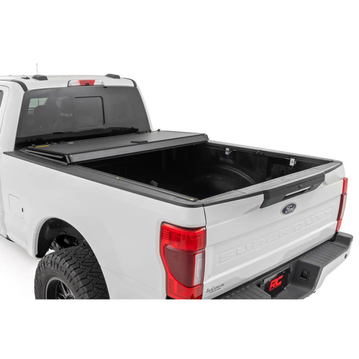 Închidere de Benă Tip Capac, Rough Country Tri-Fold, Chevrolet Colorado / GMC Canyon Lungime Benă 6.10 Feet 2014 - 2108 - EDK.ro