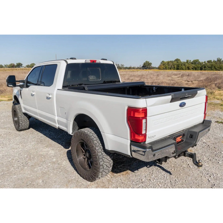 Închidere de Benă Tip Capac, Rough Country Tri-Fold, Chevrolet Colorado / GMC Canyon Lungime Benă 6.10 Feet 2014 - 2108 - EDK.ro