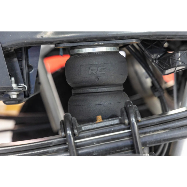 Kit Pernă Pneumatică Spate, Rough Country, Ford F-250 / F-350 2017 - Prezent - EDK.ro