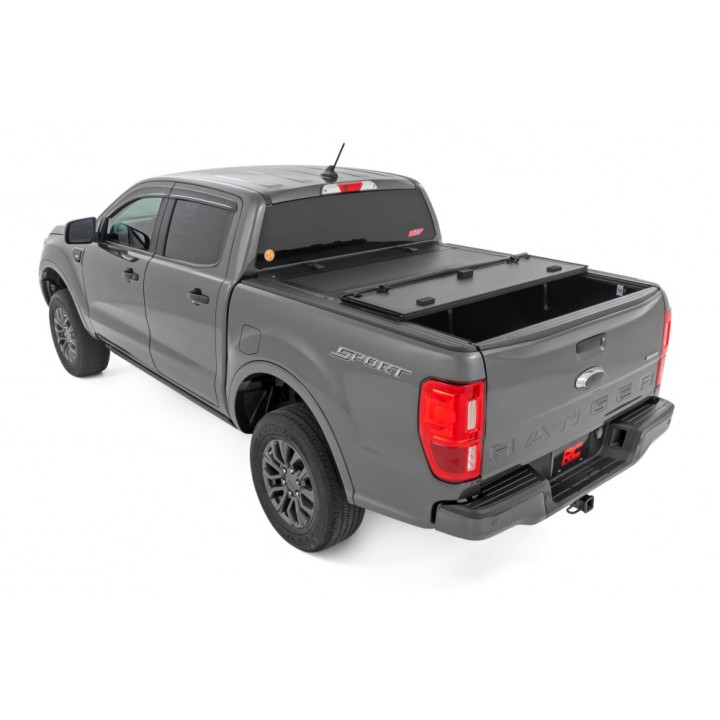 Închidere de Benă Tip Capac, Rough Country Tri-Fold, Chevrolet Colorado / GMC Canyon Lungime Benă 5.0 Feet 2014 - 2069 - EDK.ro