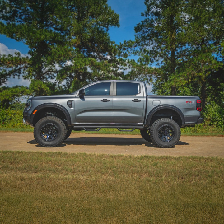 Închidere de Benă Tip Capac, Rough Country Tri-Fold, Ford Ranger Cabină Dublă 2023 - Prezent - EDK.ro