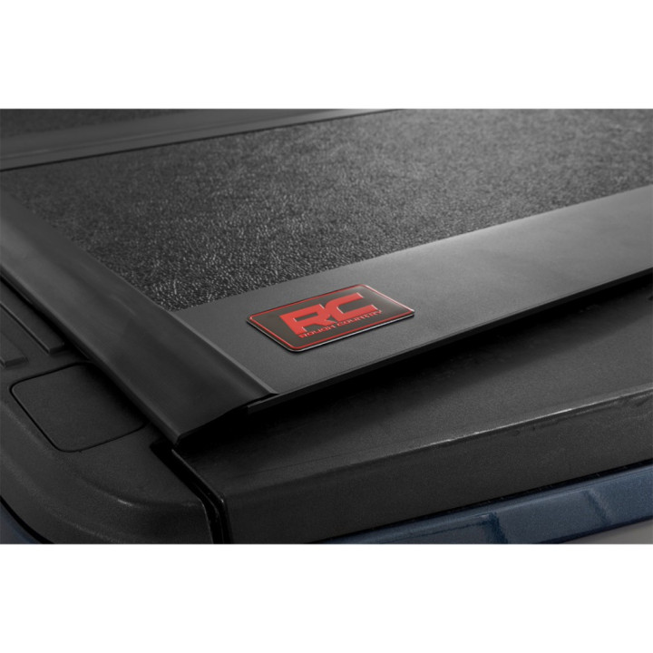 Închidere de Benă Tip Capac, Rough Country Tri-Fold, Ford Ranger Cabină Dublă 2023 - Prezent - EDK.ro