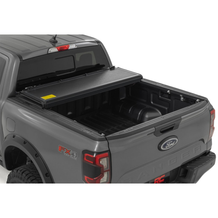 Închidere de Benă Tip Capac, Rough Country Tri-Fold, Ford Ranger Cabină Dublă 2023 - Prezent - EDK.ro