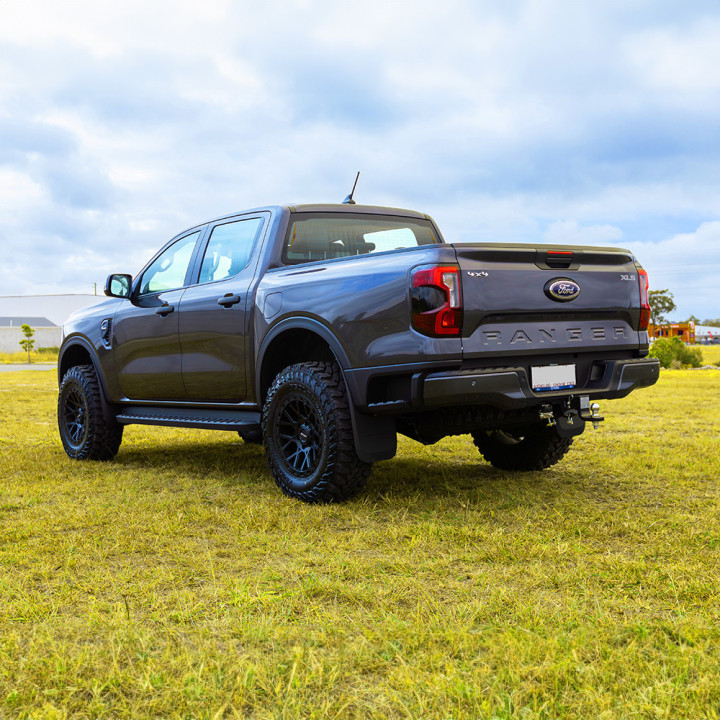 Suspension Lift Kit with Monotube IFP Shock Absorbers, Superior Engineering Lift 2 Inch, Ford Ranger 2023 - Present, Volkswagen 