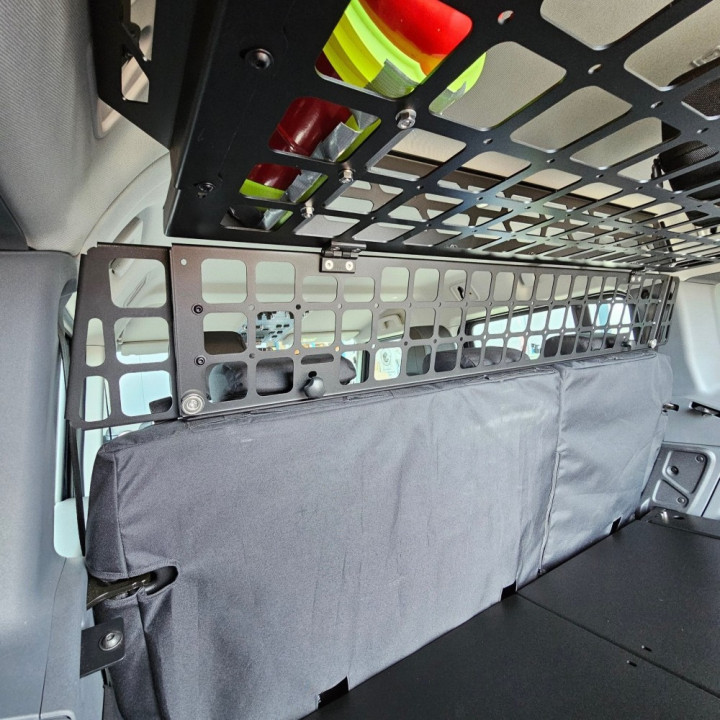 Movable Cargo Barrier, Bison Gear, Ineos Grenadier 2023 - Present - EDK.ro