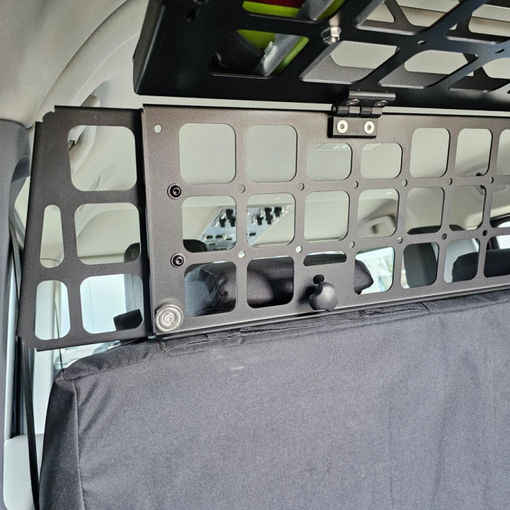 Barieră Mobilă de Marfă, Bison Gear, Ineos Grenadier 2023 - Prezent - EDK.ro